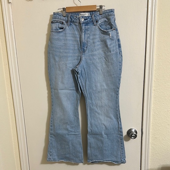 Abercrombie & Fitch Denim - Abercrombie and Fitch Vintage Flare High Rise Wide‎ Leg Jeans